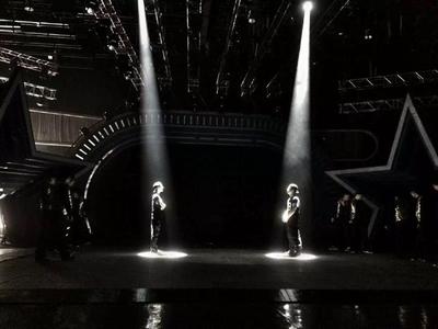 舞臺(tái)魔法師梁言 以匠心打造《非凡練習(xí)生》的視覺盛宴